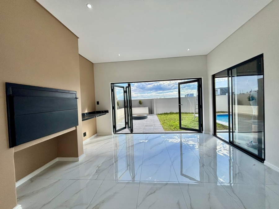 4 Bedroom Property for Sale in Sandown Western Cape